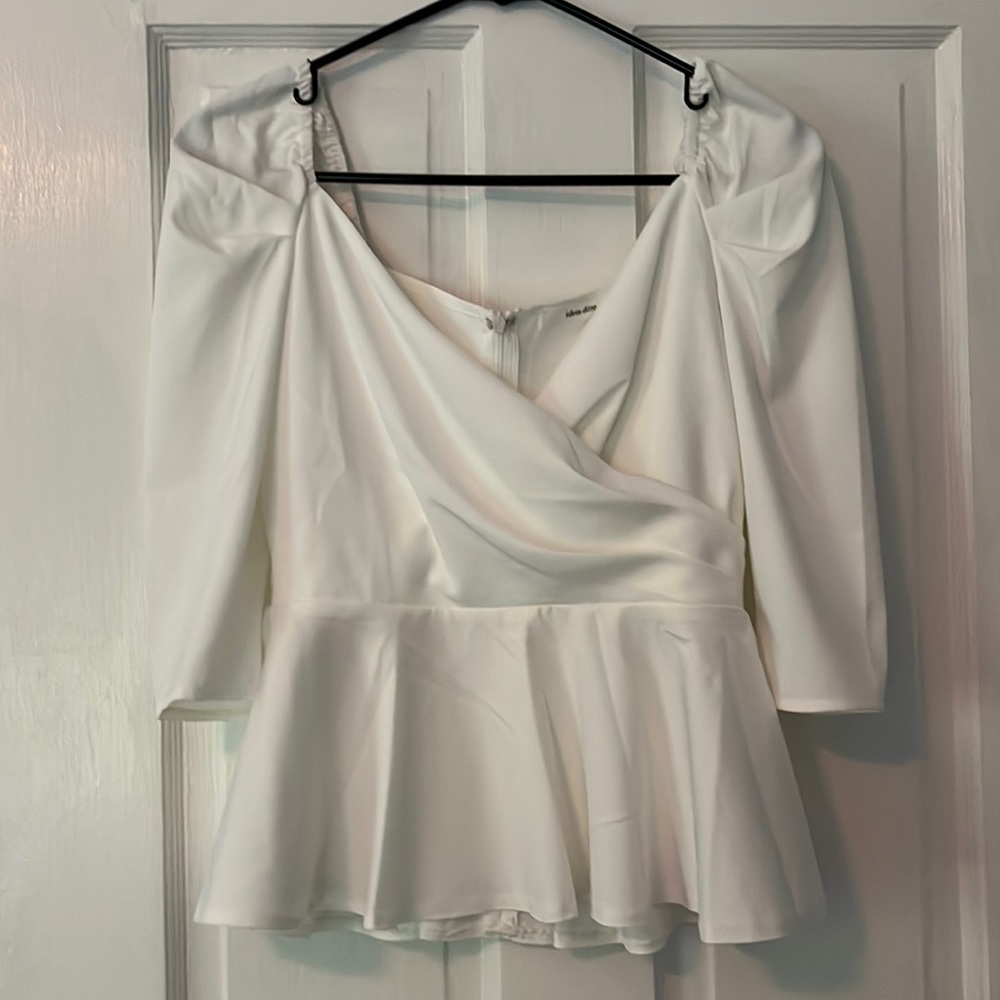 White peplum zipper back top NWT